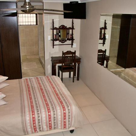 Mi Casa Guest House Uitenhage Exteriör bild