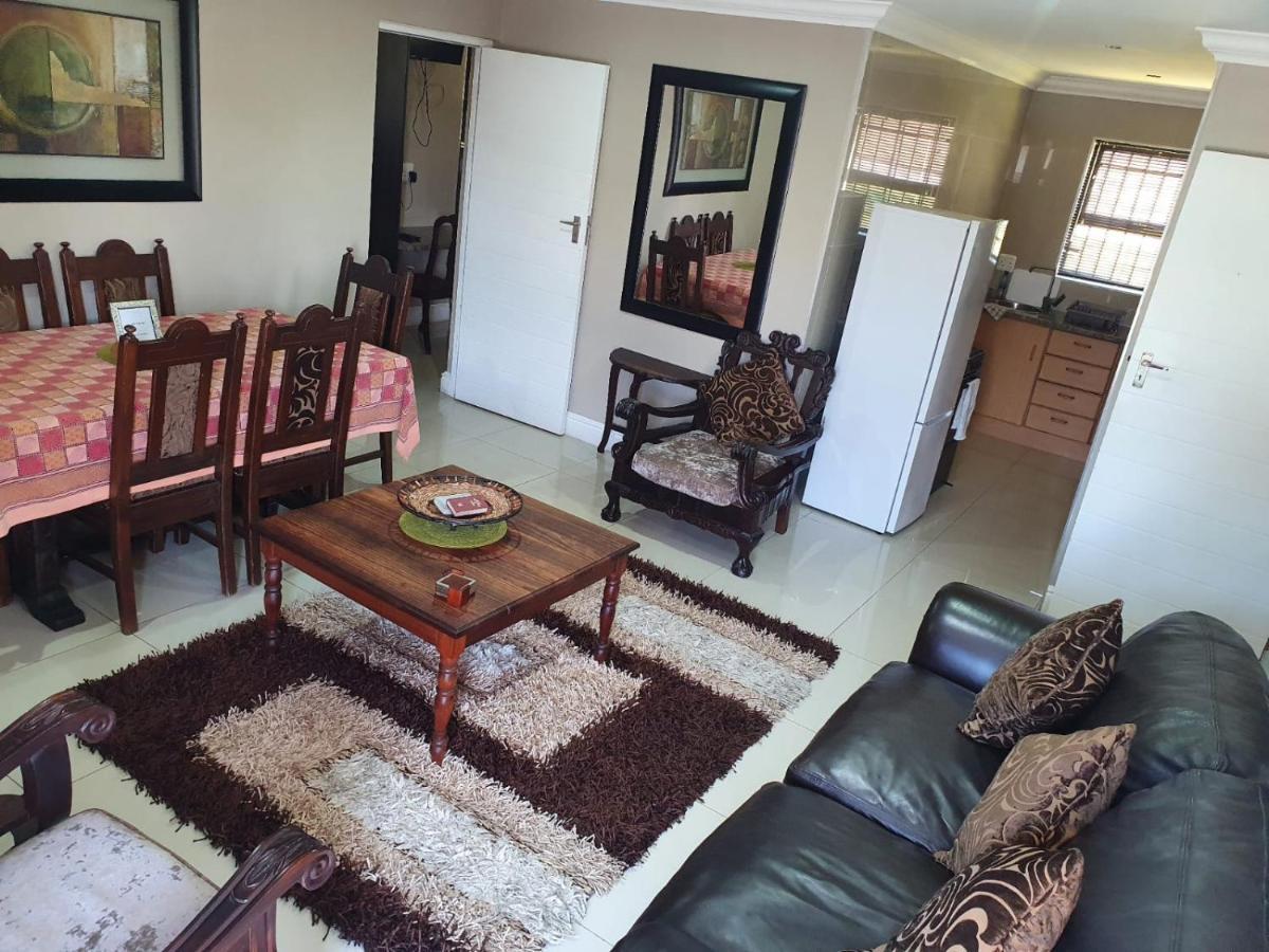 Mi Casa Guest House Uitenhage Exteriör bild