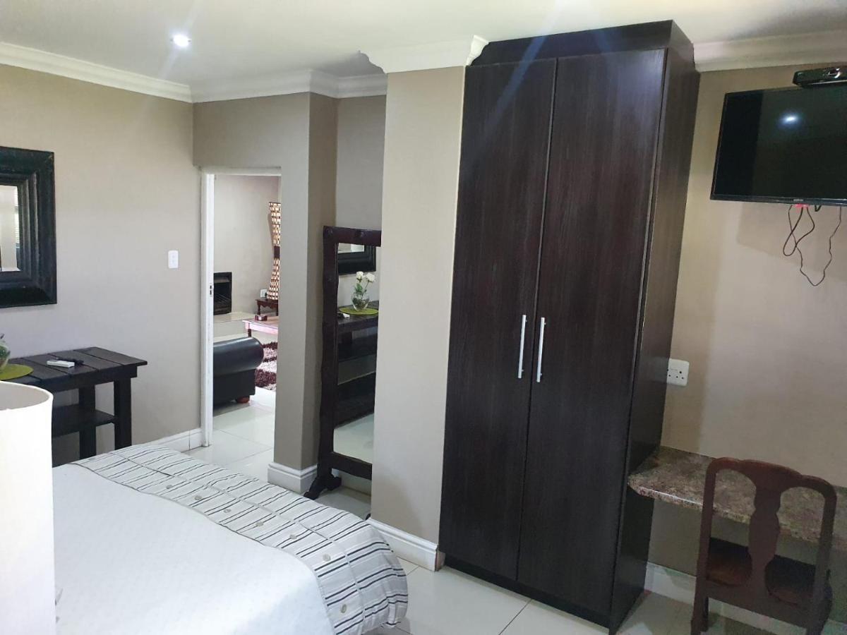 Mi Casa Guest House Uitenhage Exteriör bild