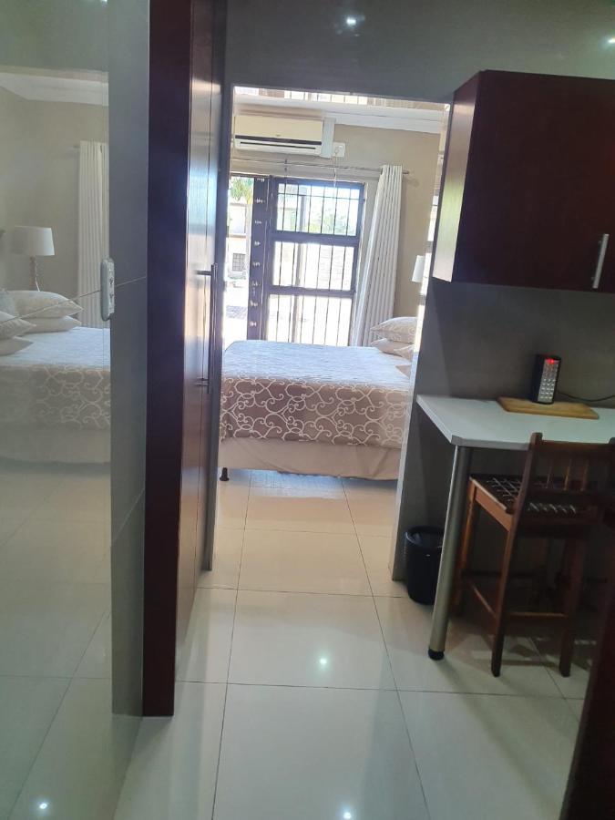 Mi Casa Guest House Uitenhage Exteriör bild
