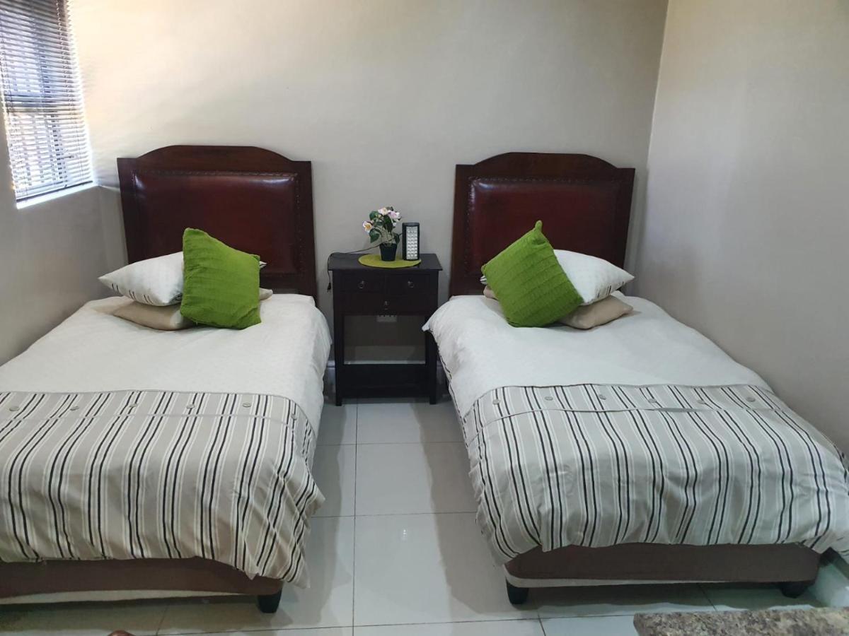Mi Casa Guest House Uitenhage Exteriör bild