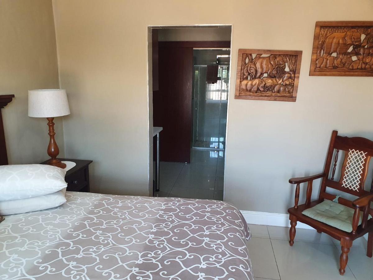 Mi Casa Guest House Uitenhage Exteriör bild