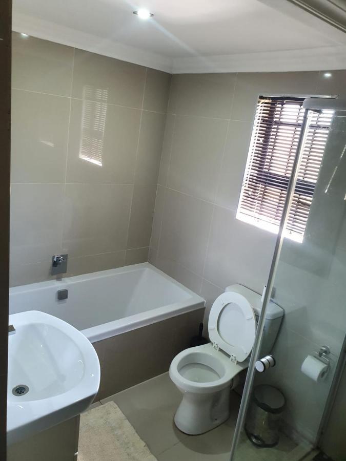 Mi Casa Guest House Uitenhage Exteriör bild